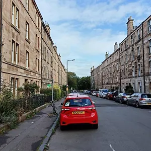  Apartment Centre Flat - Sleep Upto 4