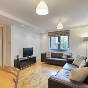  Apartment *amazing Location!*in Heart Of The City. 2br & Cot
