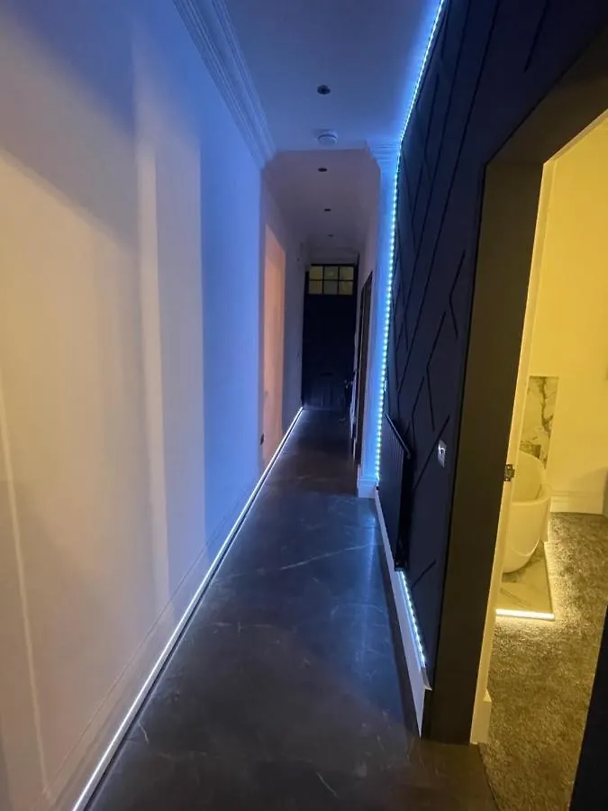 2Bedroom Apartment By The Castle Edinburgh