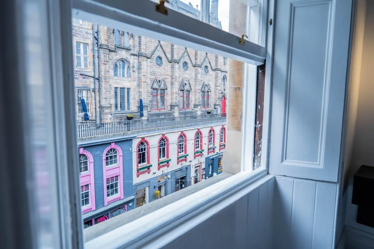 2Bedroom Apartment By The Castle Edinburgh 0*,  United Kingdom