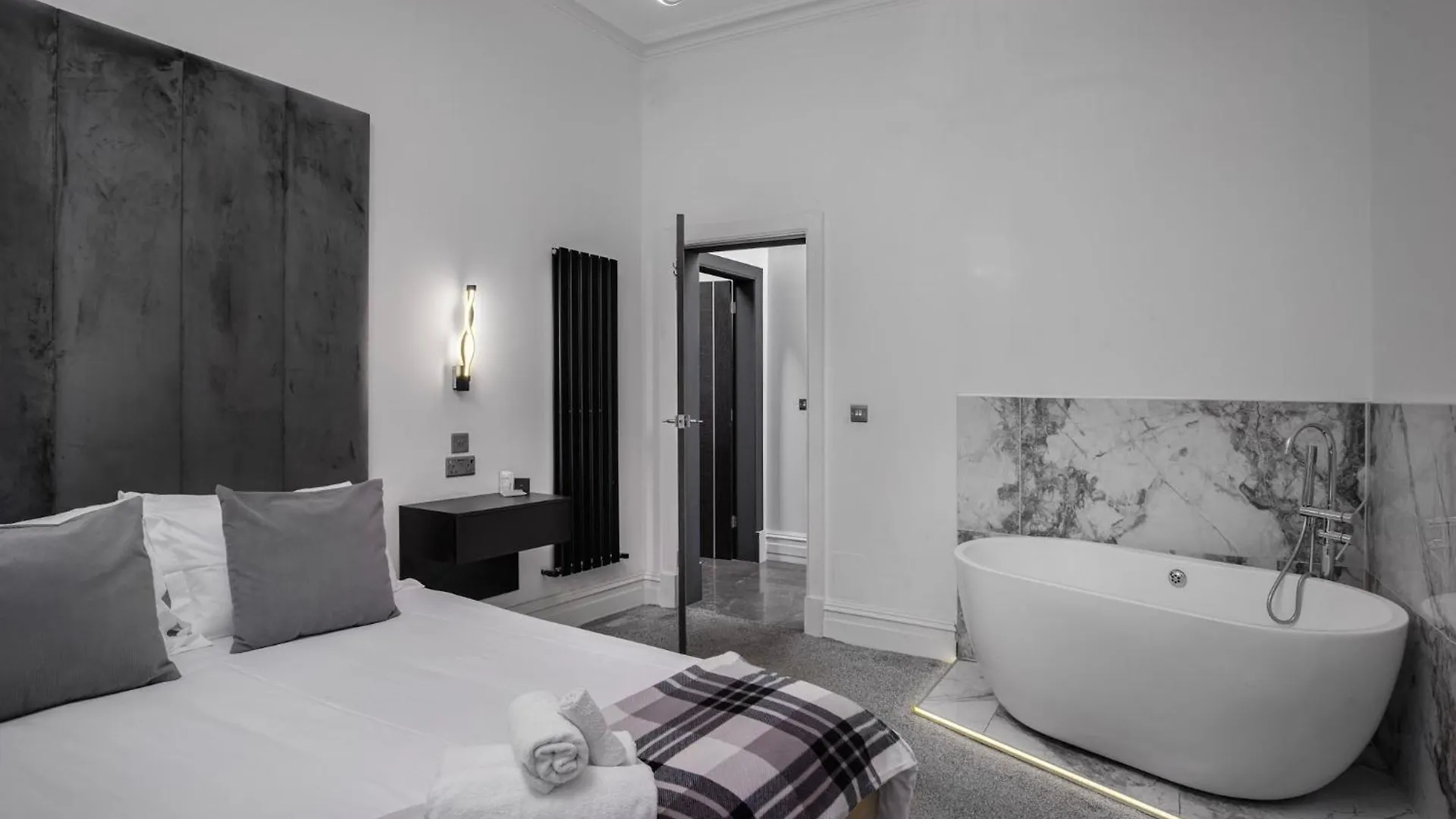 2Bedroom Apartment By The Castle Edinburgh